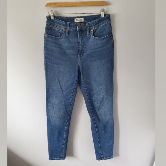 Madewell Curvy High-Rise Skinny Jeans in Moreaux Wash - Picture 2 of 9